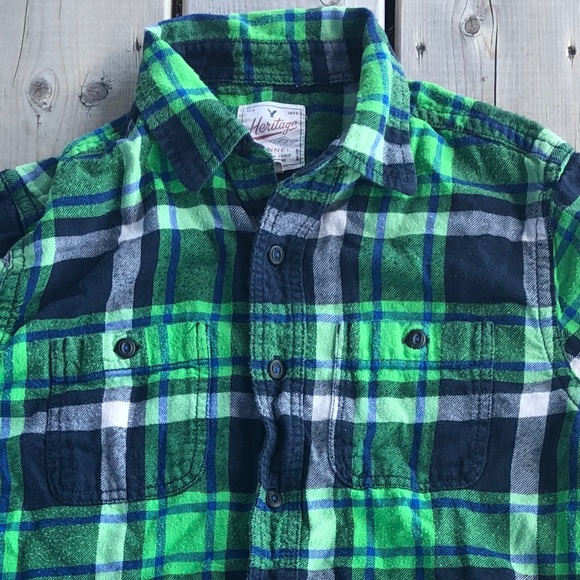 American Eagle Classic Fit Heritage Flannel - Picture 2 of 4